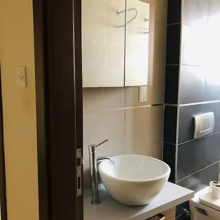 Kyrenia, Merkez, Cyprus شقة كيرينيا